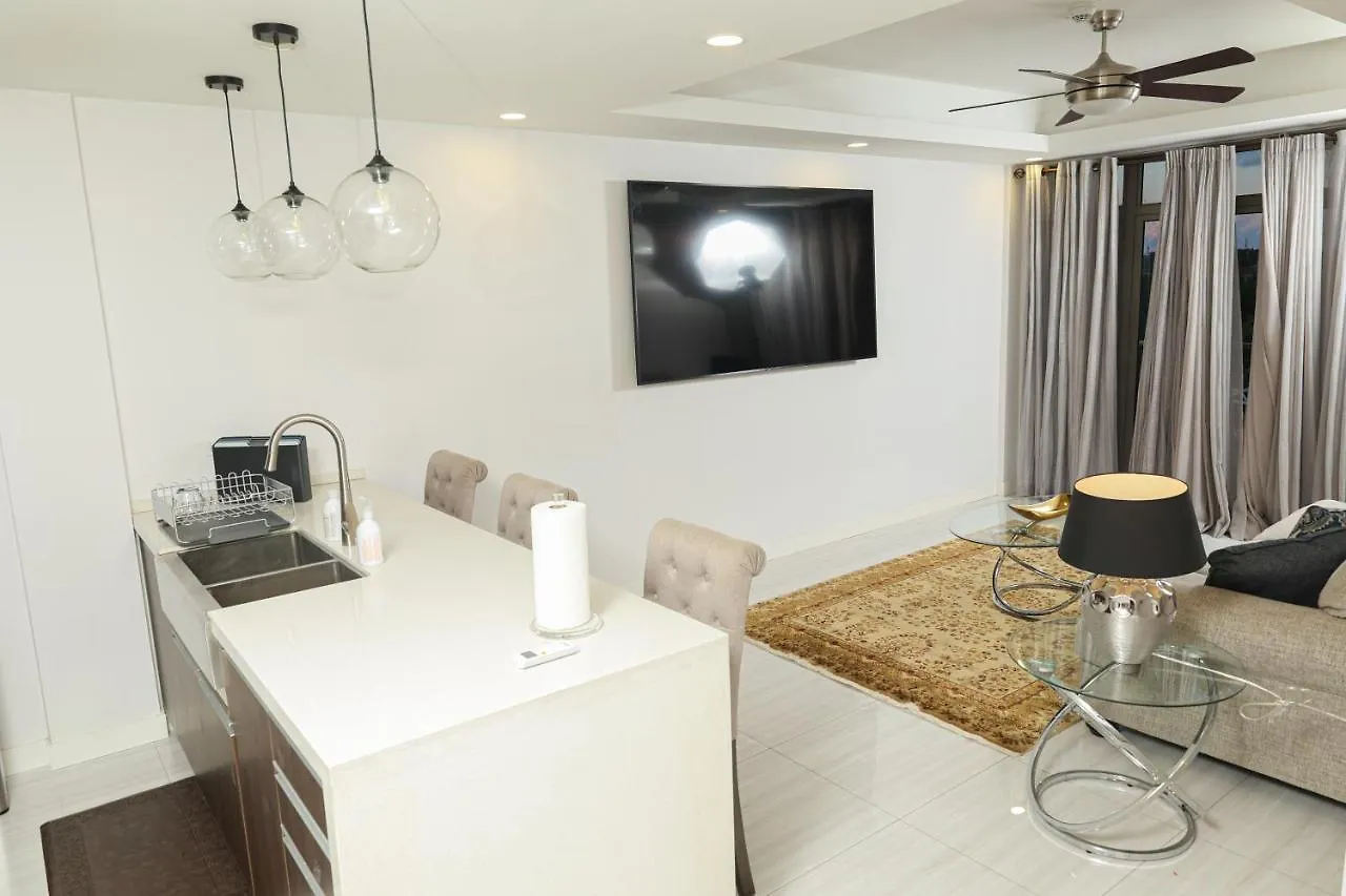 Bella Studio Apartments - Chic Suite Kingston