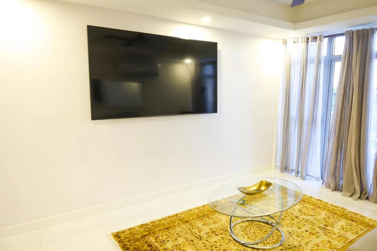 Bella Studio Apartments - Chic Suite Kingston